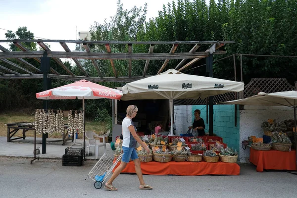 Farmer Market Street People Choosing Fruit Vegetables Edipsos Greece August — Stock Photo, Image