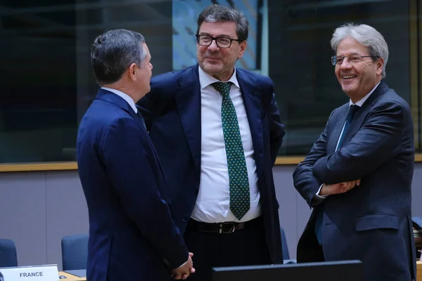ドノホエ財務大臣は 11月7 2022にベルギーのブリュッセルの欧州理事会で ユーログループ財務大臣の会合に出席するために到着します — ストック写真