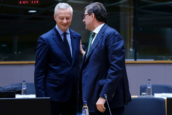 ジャンカルロ ジョルジェッティ財務大臣は 11月7 2022にベルギーのブリュッセルの欧州理事会で ユーログループ財務大臣の会合に出席するために到着します — ストック写真