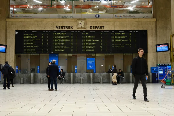 Passeggeri Alla Stazione Centrale Bruxelles Durante Uno Sciopero Nazionale Bruxelles — Foto Stock