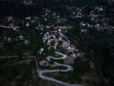 Yunanistan 'ın Lefka köyünün 12 Ağustos 2022 tarihli hava görüntüsü.