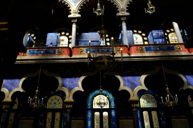 27 Temmuz 2022 'de Çek Cumhuriyeti Prag' daki Kudüs Sinagogu olarak da bilinen Jubilee Sinagogu 'nun iç manzarası.