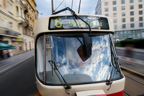 Старый Ретро Винтажный Трамвай Рельсах Центре Праги Чехия Июля 2022 — стоковое фото