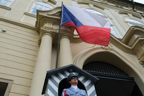 Soldado Guardia Presidencial Cabina Guardia Durante Ceremonia Cambio Guardia Praga — Foto de Stock