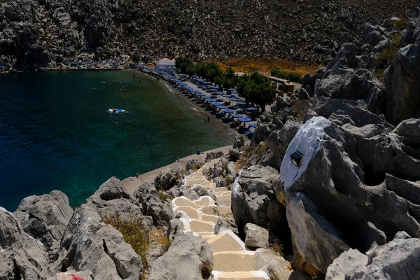 2022年7月30日ギリシャ シミ島の聖ニコラスビーチで海を楽しむ — ストック写真