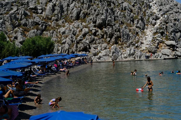 Gente Disfruta Del Mar Saint Nicholas Beach Symi Grecia Julio — Foto de Stock