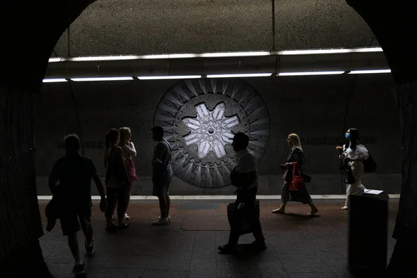 People Wait Metro Platform Nuremberg Germany July 2022 — Stock Photo, Image