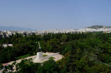 Atina, Yunanistan 'daki en büyük kamu parklarından biri olan Pedion Areos' un 20 Ağustos 2022 'deki panoramik manzarası.