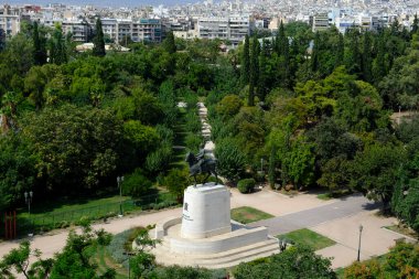 Atina, Yunanistan 'daki en büyük kamu parklarından biri olan Pedion Areos' un 20 Ağustos 2022 'deki panoramik manzarası.