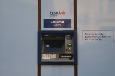 Çek Cumhuriyeti Prag 'daki Ceska Sporitelna banka şubesinin 26 Temmuz 2022 tarihli dış görünümü.