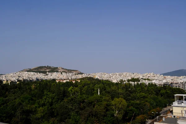 Atina, Yunanistan 'daki en büyük kamu parklarından biri olan Pedion Areos' un 20 Ağustos 2022 'deki panoramik manzarası.
