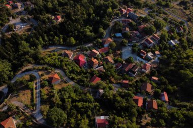 Yunanistan 'ın Lefka köyünün 10 Ağustos 2022 tarihli hava görüntüsü.