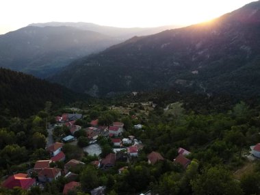 Yunanistan 'ın Lefka köyünün 10 Ağustos 2022 tarihli hava görüntüsü.