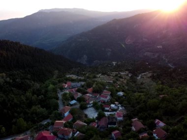 Yunanistan 'ın Lefka köyünün 10 Ağustos 2022 tarihli hava görüntüsü.