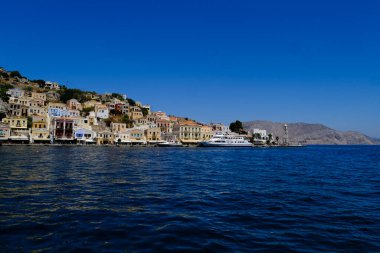 31 Temmuz 2022 'de Yunanistan' ın Symi limanının görüntüsü.