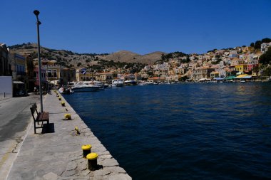 31 Temmuz 2022 'de Yunanistan' ın Symi limanının görüntüsü.