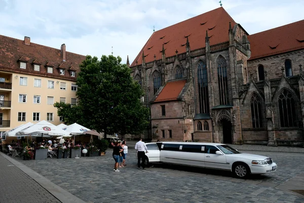 Lyxig Limousine Bil Ses Centrala Torget Nürnberg Tyskland Den Juli — Stockfoto
