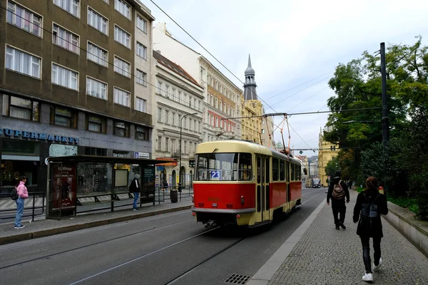 Типичный Старинный Ретро Винтажный Трамвай Центре Праги Чехия Октября 2022 — стоковое фото