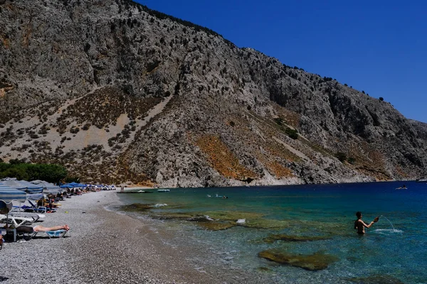 Nsanlar Ağustos 2022 Yunanistan Symi Dodecanese Plajında Güneş Denizin Keyfini — Stok fotoğraf
