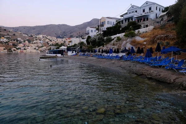 Άποψη Μιας Άδειας Παραλίας Στη Σύμη Δωδεκανήσου Ελλάδα Την Αυγούστου — Φωτογραφία Αρχείου