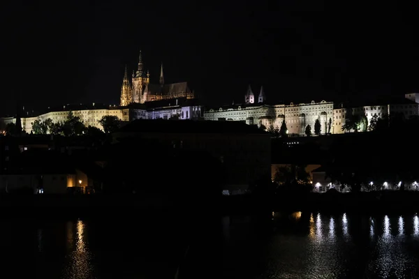 Çek Cumhuriyeti Nin Prag Kentindeki Vltava Nehri Geçen Bir Ortaçağ — Stok fotoğraf