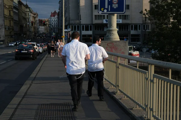 Miembros Comunidad Judía Ultraortodoxa Caminan Praga República Checa Julio 2022 — Foto de Stock