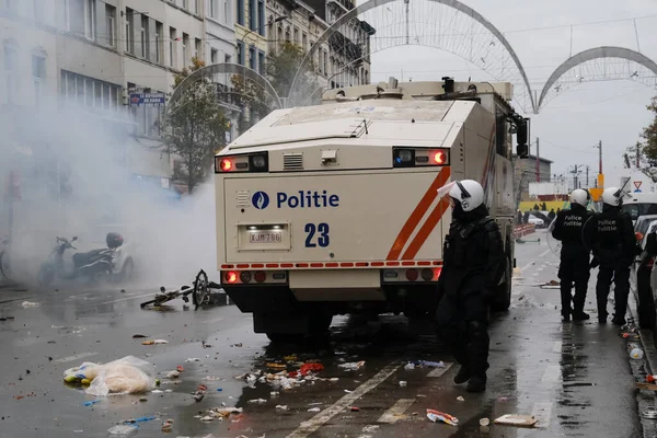 Θαυμαστές Της Εθνικής Ομάδας Του Μαρόκου Συγκρούστηκαν Την Αστυνομία Ταραχών — Φωτογραφία Αρχείου