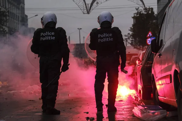 Θαυμαστές Της Εθνικής Ομάδας Του Μαρόκου Συγκρούστηκαν Την Αστυνομία Ταραχών — Φωτογραφία Αρχείου