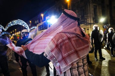 Katar 2022 Dünya Kupası 'nda İspanya ile Fas arasında oynanan karşılaşma sonrasında, 6 Aralık 2022 tarihinde Brüksel, Belçika' da protestocular toplum polisiyle çatışmaya girdi.. 