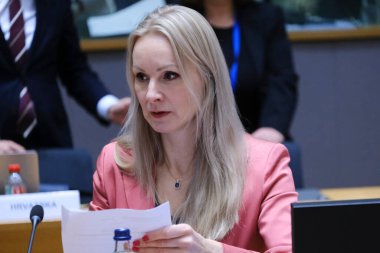 Enerji bakanı Ann-Mari KEMELL, 19 Aralık 2022 'de Brüksel, Belçika' daki AB Enerji Bakanları toplantısına katılmak üzere geldi..