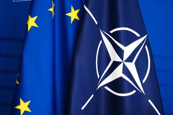 Bendera Uni Eropa Dan Bendera Nato Gedung Komisi Eropa Brussels — Stok Foto