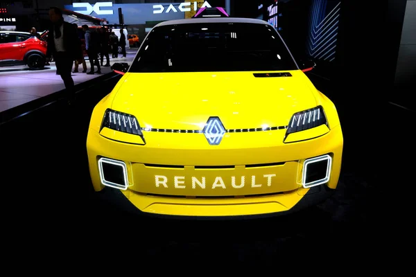 Автомобиль Renault Открытии Брюссельского Автосалона Выставке Брюсселе Бельгия Января 2023 — стоковое фото