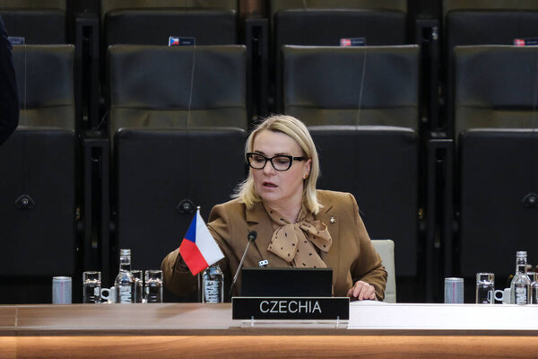 Министр обороны Яна Чернохова прибыла на двухдневную встречу министров обороны альянса в штаб-квартиру НАТО в Брюсселе, Бельгия, 15 февраля 2023 года.