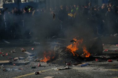 Tires are burning during a protest of farmers from Belgium's northern region of Flanders, against a new regional government plan to limit nitrogen emissions, in Brussels, Belgium March 3, 2023.