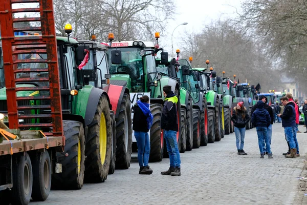 Los Agricultores Con Sus Tractores Región Norte Flandes Participan Una —  Fotos de Stock