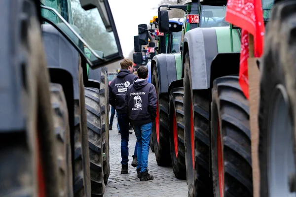 Landbouwers Met Hun Tractoren Uit Het Belgische Noordelijke Gewest Vlaanderen — Stockfoto