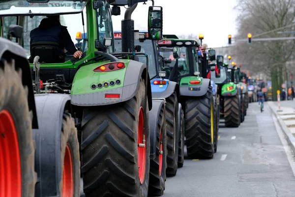 Los Agricultores Con Sus Tractores Región Norte Flandes Participan Una —  Fotos de Stock