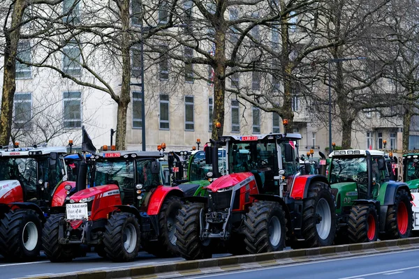 Landbouwers Met Hun Tractoren Uit Het Belgische Noordelijke Gewest Vlaanderen — Stockfoto
