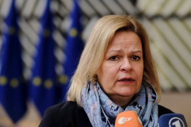 Bakan Nancy FAESER, 9 Mart 2023 'te Belçika' nın Brüksel kentindeki AB genel merkezindeki Adalet ve İçişleri Konseyi 'ne katılmak üzere geliyor..