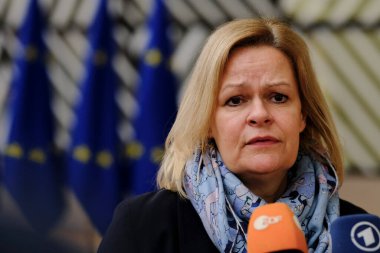Bakan Nancy FAESER, 9 Mart 2023 'te Belçika' nın Brüksel kentindeki AB genel merkezindeki Adalet ve İçişleri Konseyi 'ne katılmak üzere geliyor..