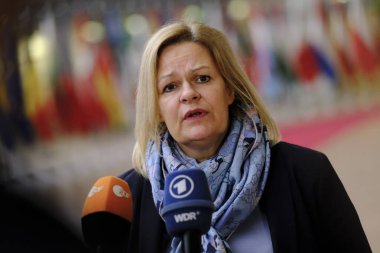 Bakan Nancy FAESER, 9 Mart 2023 'te Belçika' nın Brüksel kentindeki AB genel merkezindeki Adalet ve İçişleri Konseyi 'ne katılmak üzere geliyor..