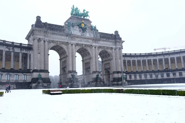 Utsikt Över Offentlig Park Ett Snöfall Staden Bryssel Belgien Den — Stockfoto
