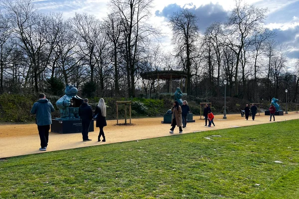 Nsanlar Mart 2023 Brüksel Belçika Daki Halk Parkında Chat Heykellerinin — Stok fotoğraf