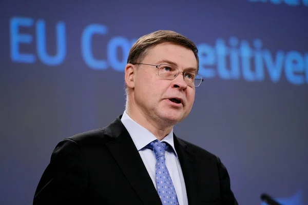 Conferencia Prensa Del Vicepresidente Ejecutivo Comisión Europea Valdis Dombrovskis Del — Foto de Stock