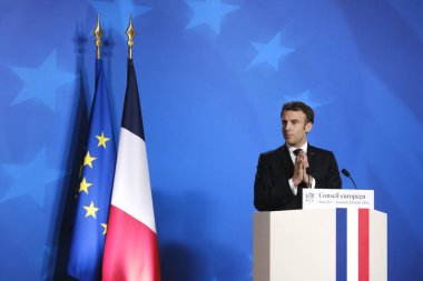 Fransa Cumhurbaşkanı Emmanuel Macron, AB Zirvesi sonrasında 24 Mart 2023 'te Brüksel, Belçika' daki AB genel merkezinde düzenlediği basın toplantısında konuştu..