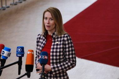 Estonya Başbakanı Kaja Kallas AB Zirvesi için 23 Mart 2023 'te Brüksel' deki AB genel merkezine geldi..