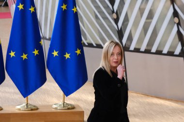 İtalya Başbakanı Giorgia Meloni 23 Mart 2023 'te AB' nin Brüksel 'deki genel merkezine bir AB zirvesi için geldi..