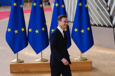 İsveç Başbakanı Ulf Kristersson AB Zirvesi için 23 Mart 'ta Brüksel' deki AB genel merkezine geldi.,