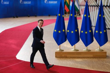 İsveç Başbakanı Ulf Kristersson AB Zirvesi için 23 Mart 'ta Brüksel' deki AB genel merkezine geldi.,