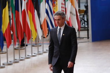 Slovenya Başbakanı Robert Golob AB Zirvesi için 23 Mart 2023 'te Brüksel' deki AB genel merkezine geldi.. 